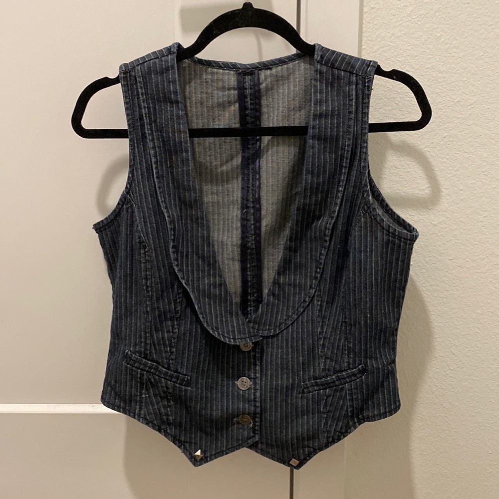 Woman’s Vest